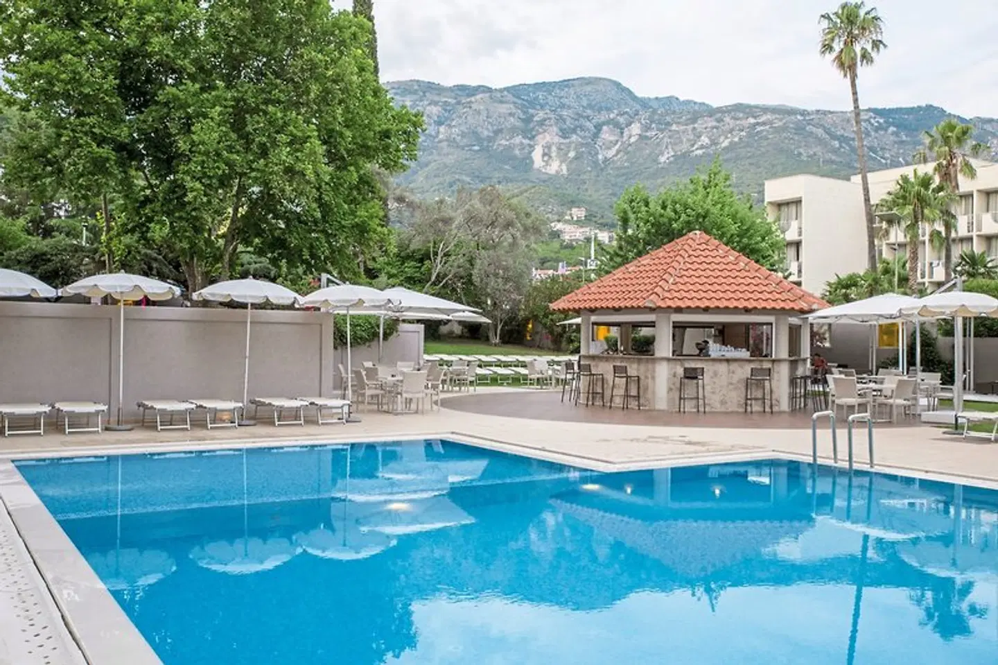 Tara OUTDOOR_POOL