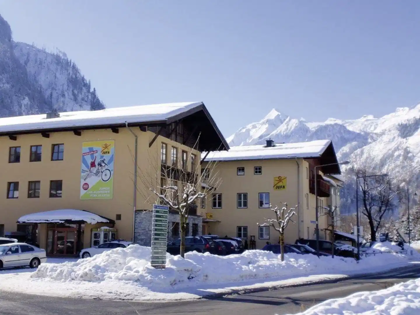 JUFA Hotel Kaprun Aussenansicht