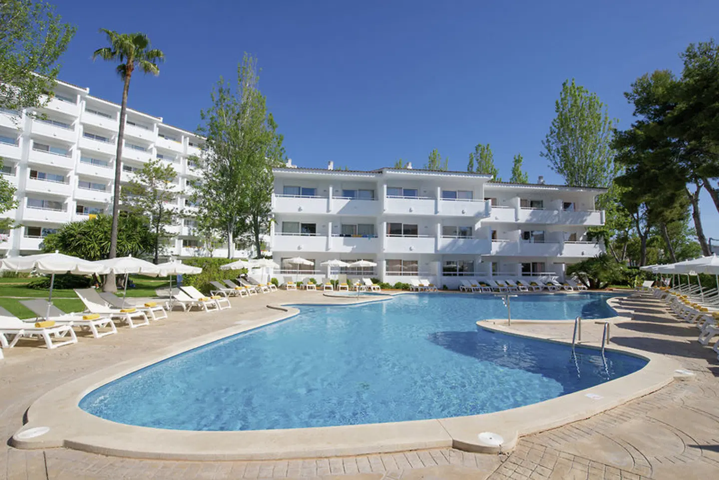 Iberostar Waves Ciudad Blanca OUTDOOR_POOL