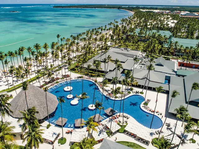 Barceló Bávaro Beach OUTDOOR_POOL
