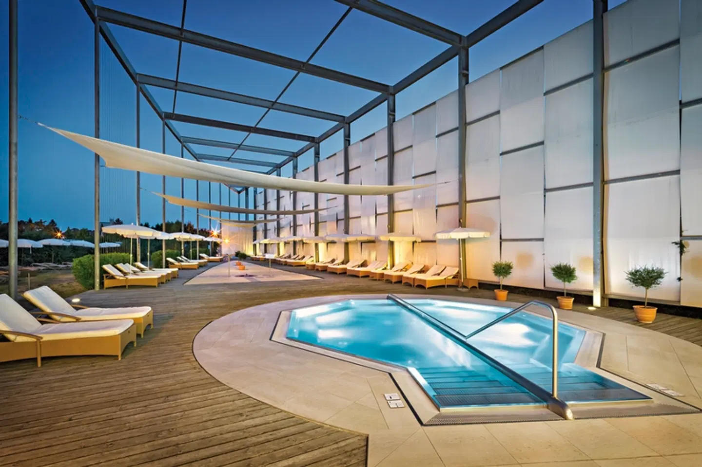 Therme Laa | Hotel | Silent Spa | Villas Hallenbad