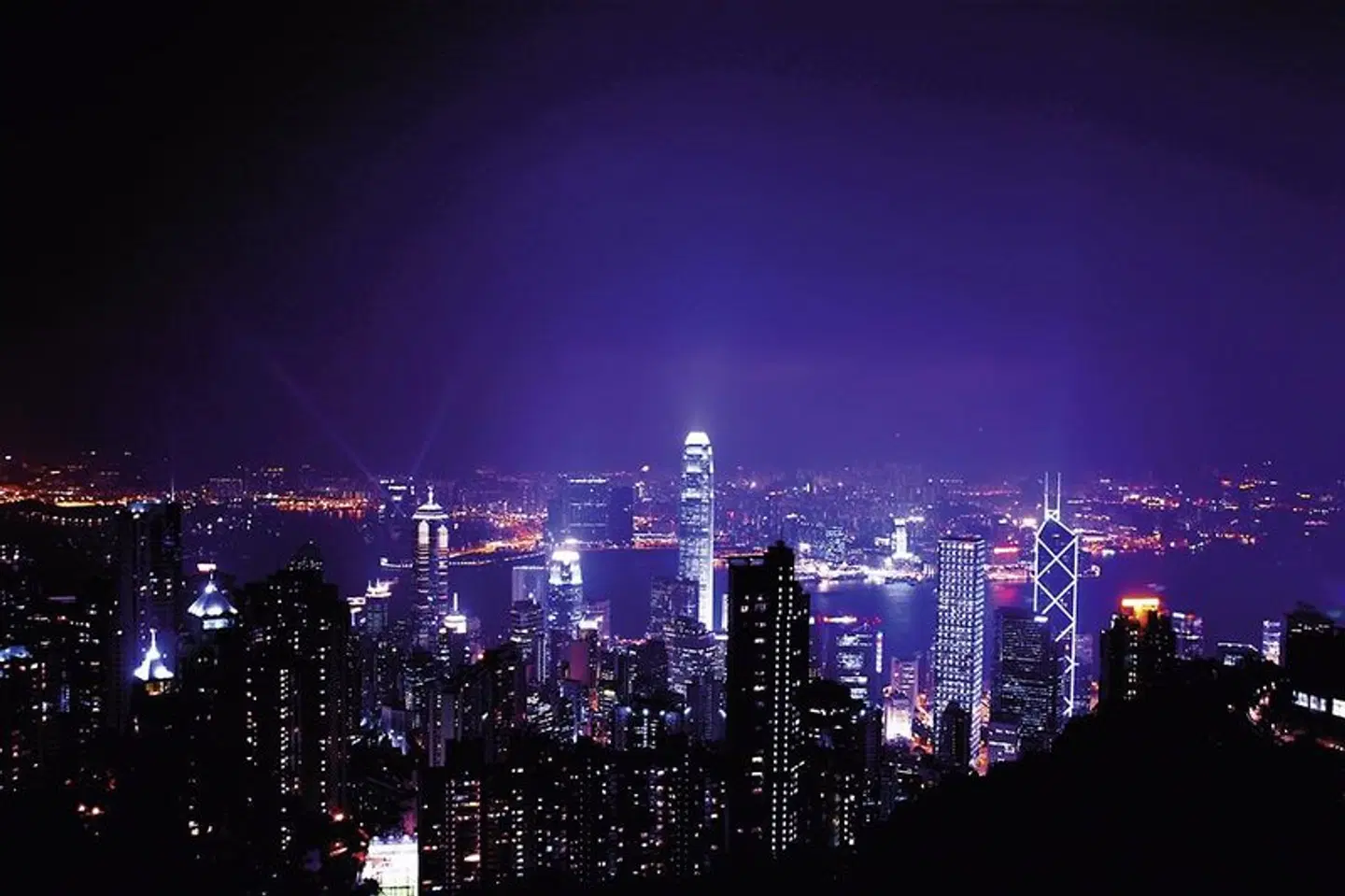 Four Seasons Hong Kong EXTERIOR