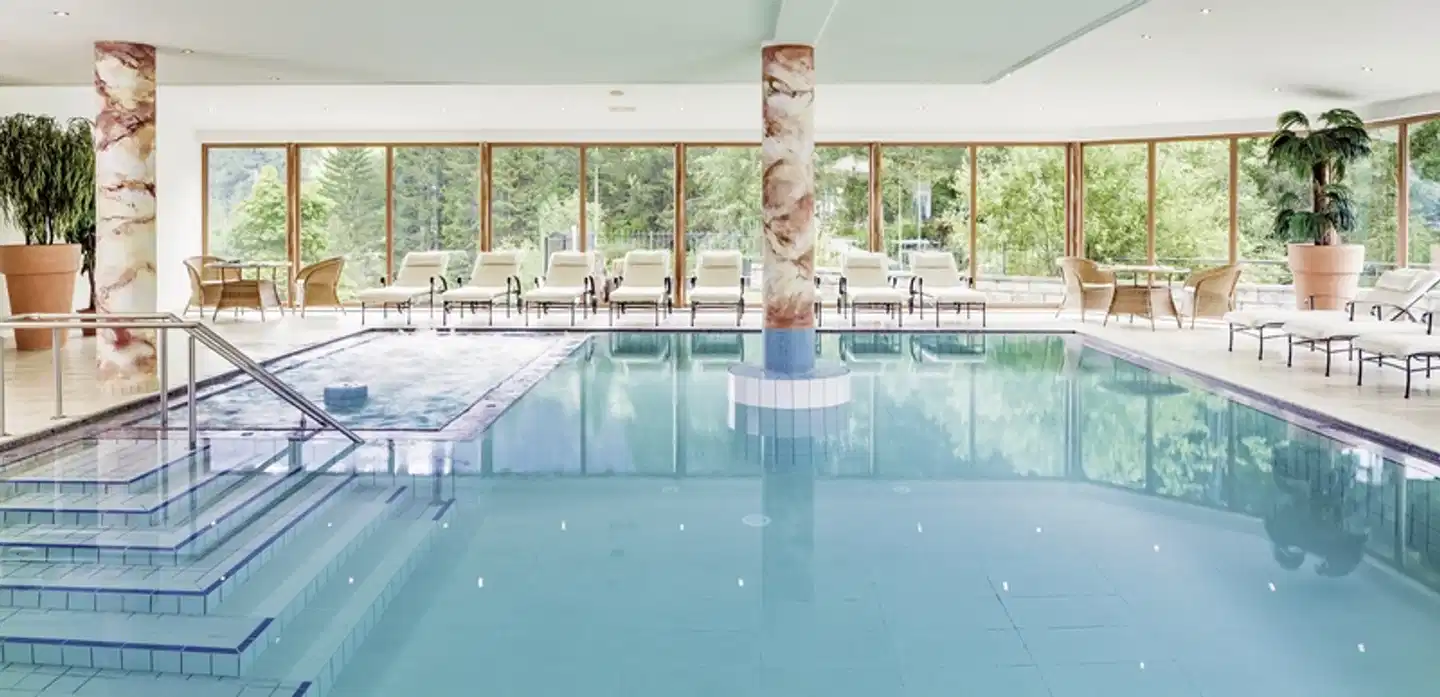 Wellness-Sporthotel Hallenbad