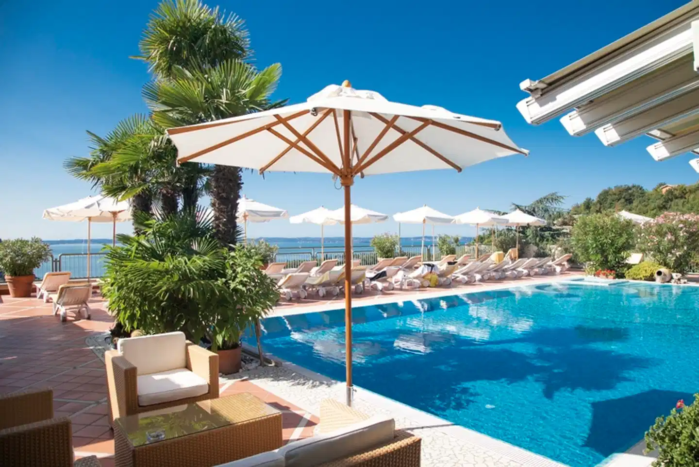 Madrigale Panoramic & Lifestyle Hotel Pool