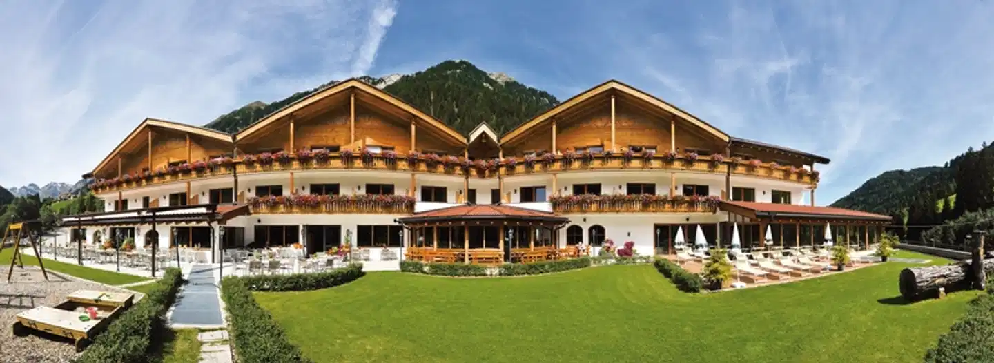 Wellness-Sporthotel Aussenansicht