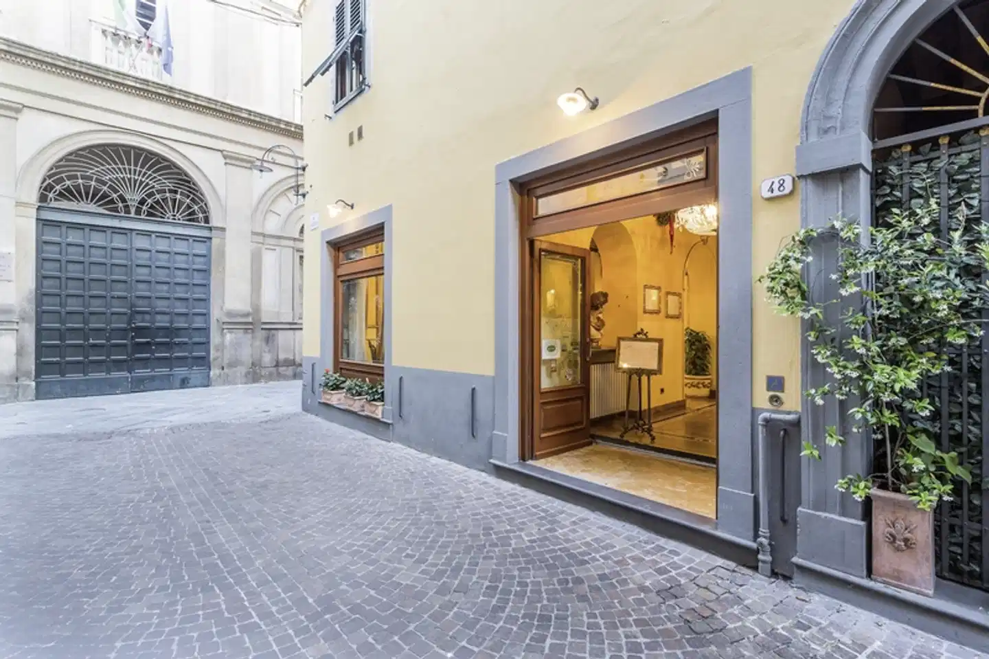 Palazzo Alexander Aussenansicht