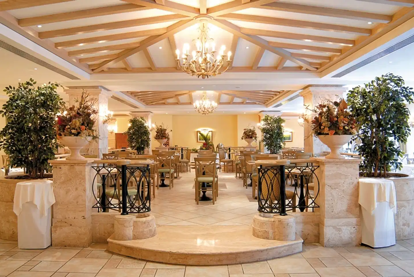 Maritim Antonine Hotel & Spa Bar