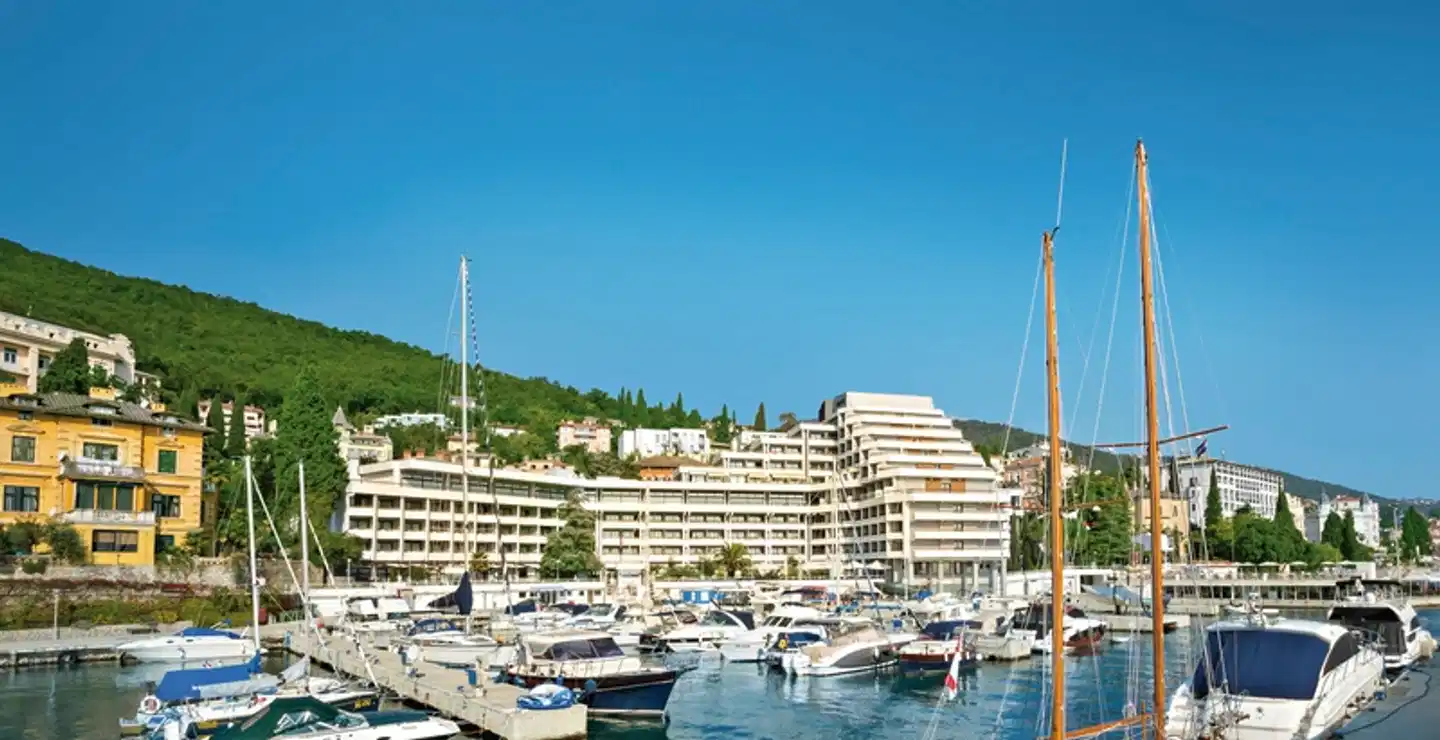 Admiral Aussenansicht