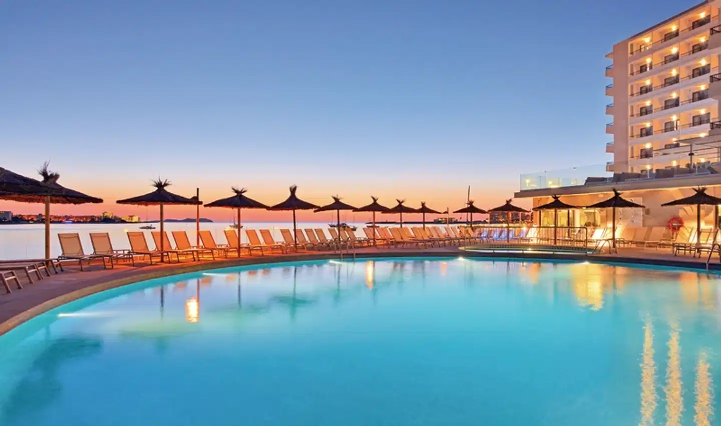 Alua Hawaii Ibiza by AMR Collection Pool