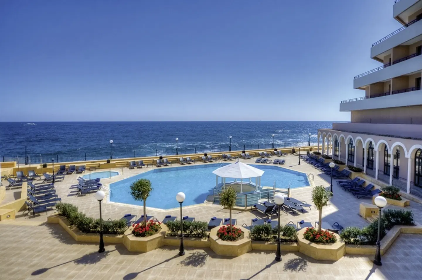 Radisson Blu Resort St. Julian's Pool