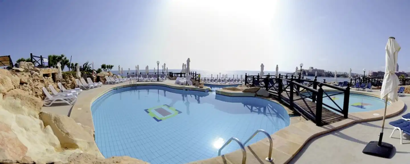 Radisson Blu Resort St. Julian's Pool