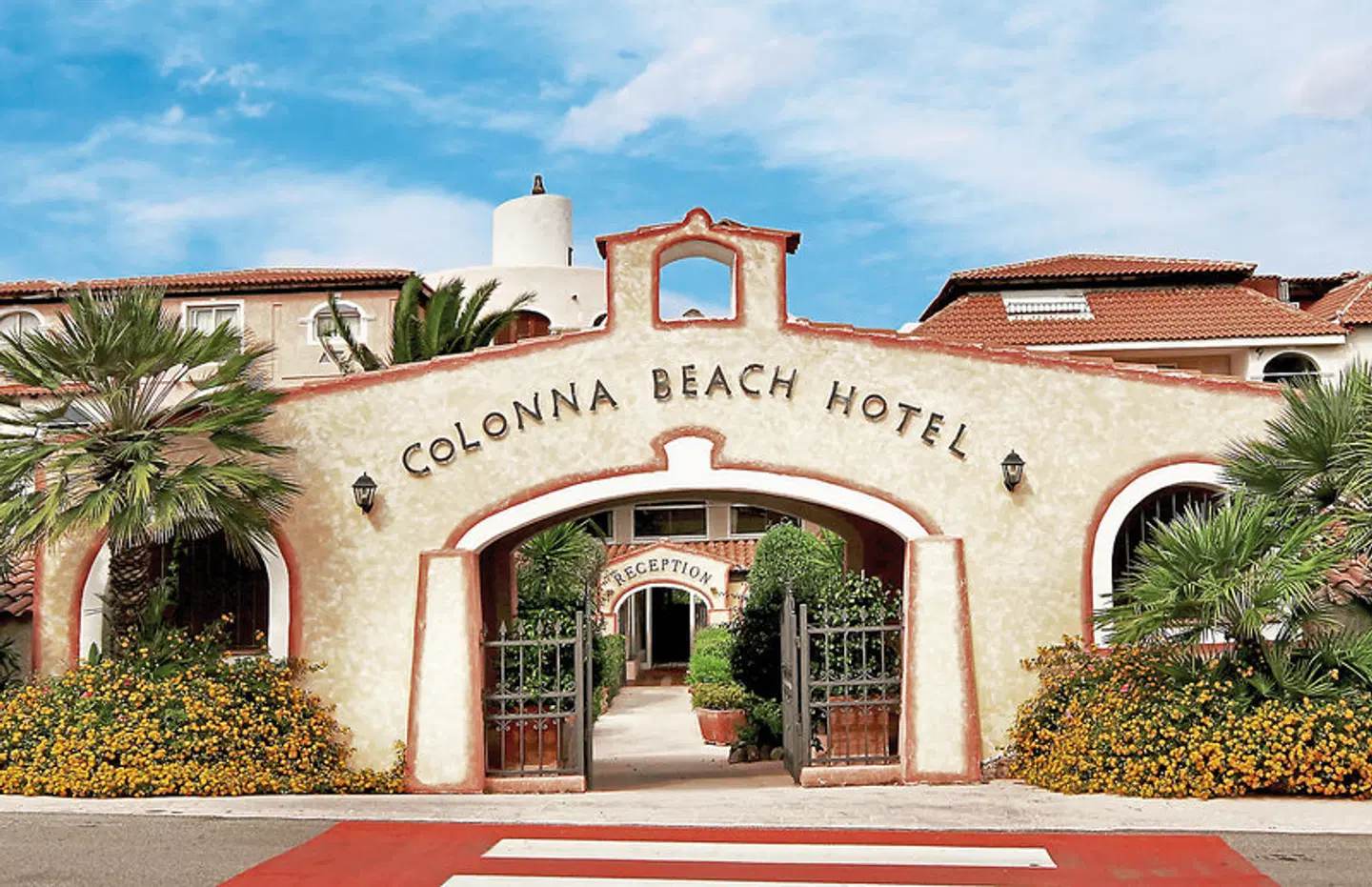 Colonna Beach Hotel & Apartments EXTERIOR