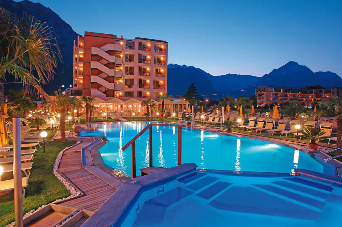 Savoy Palace OUTDOOR_POOL
