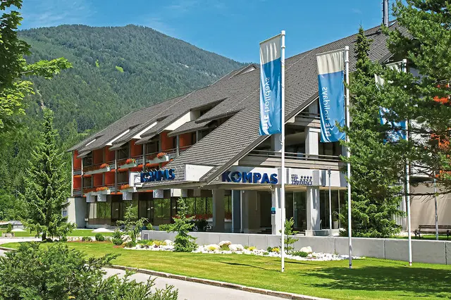 Kompas EXTERIOR