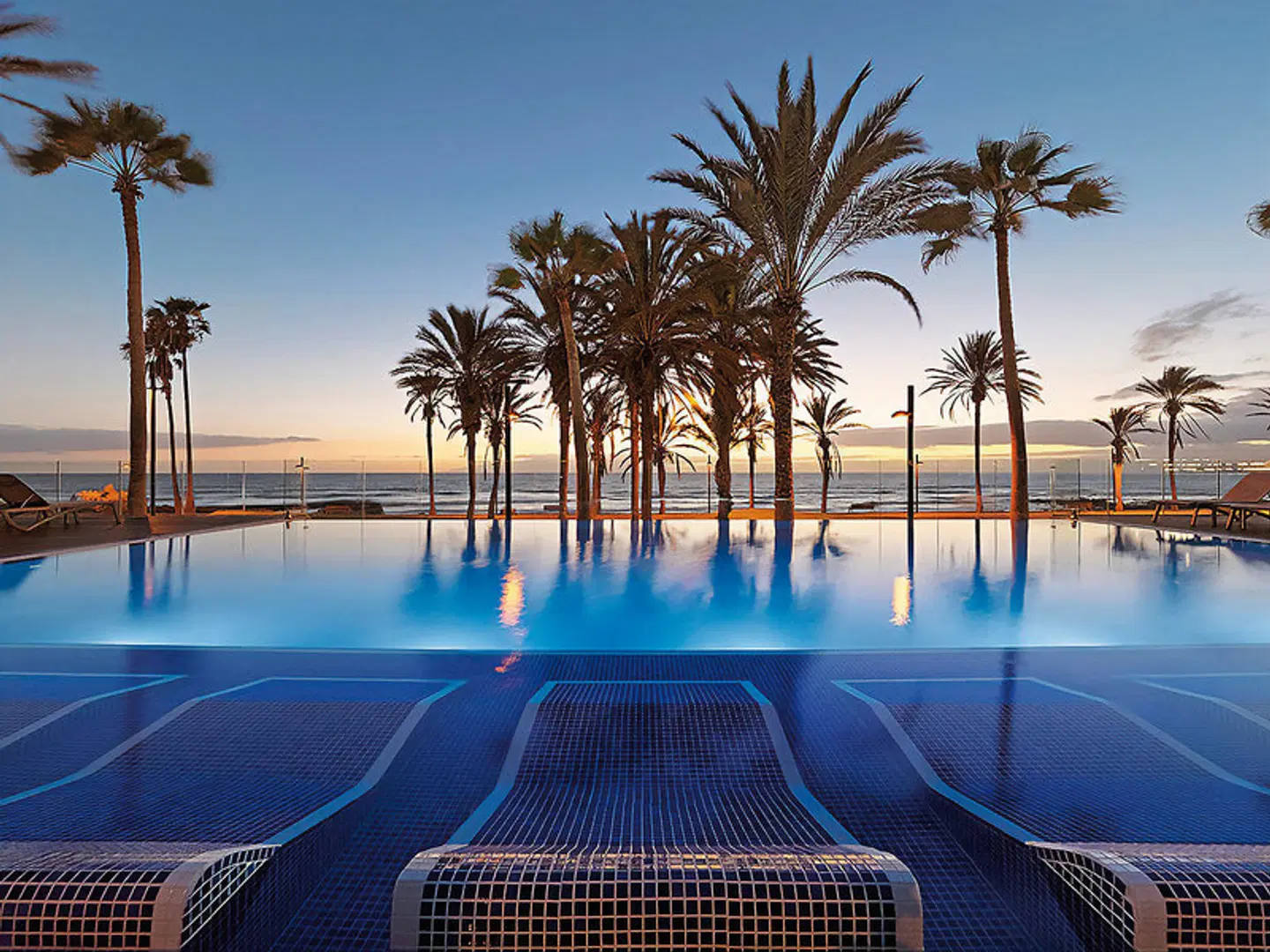 H10 Conquistador OUTDOOR_POOL
