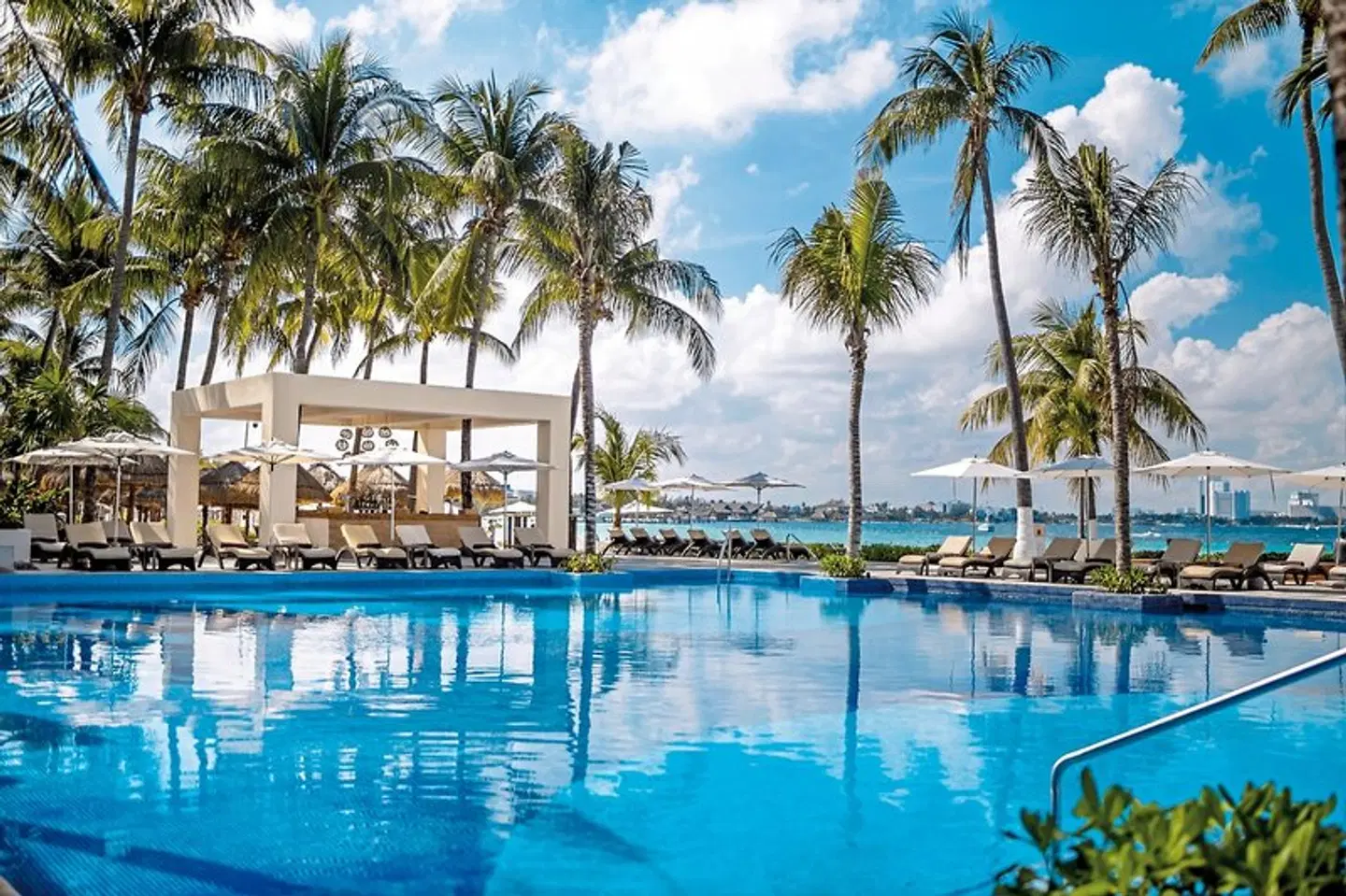 Dreams Sands Cancun Resort & Spa OUTDOOR_POOL