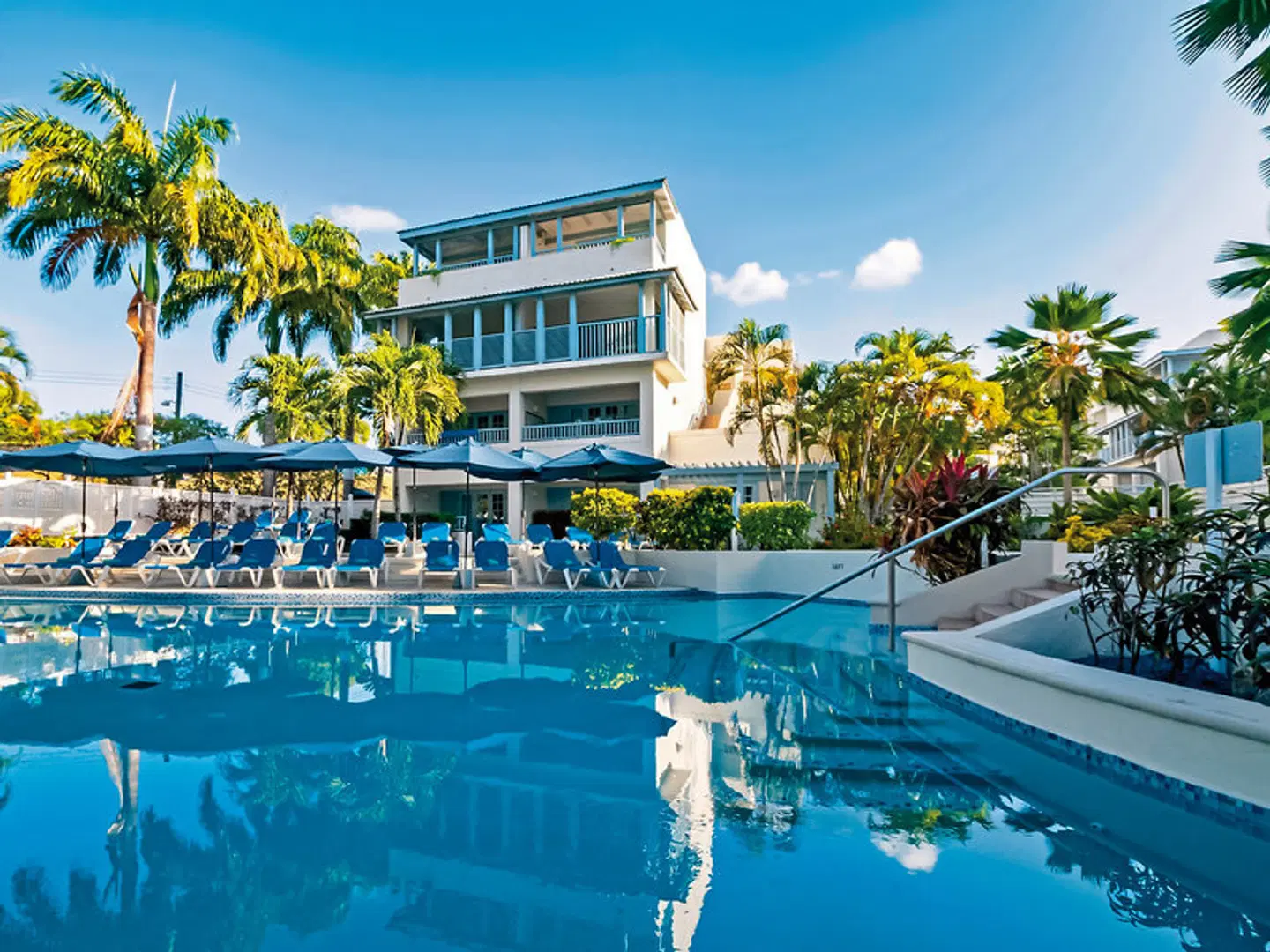 Savannah Beach Club OUTDOOR_POOL