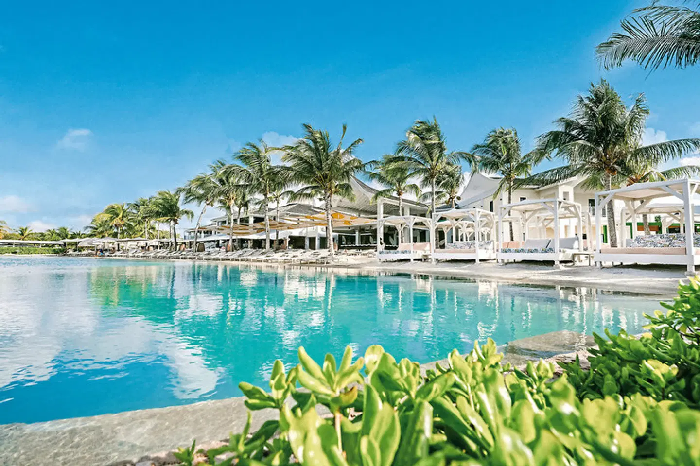 Papagayo Beach Hotel OUTDOOR_POOL