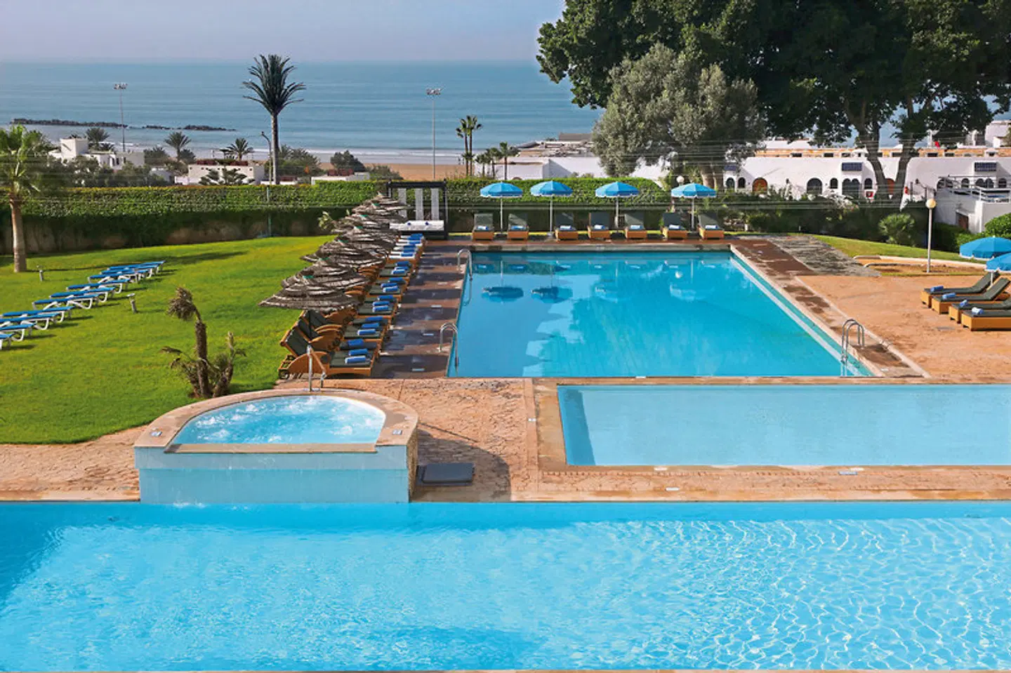 Anezi Tower Hotel & Apartments OUTDOOR_POOL