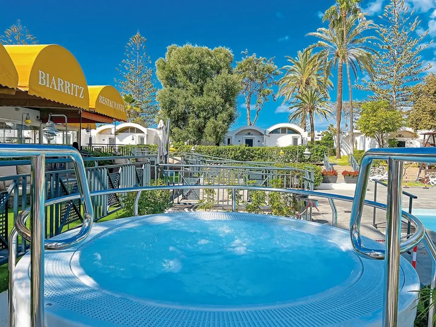 Cordial Biarritz OUTDOOR_POOL