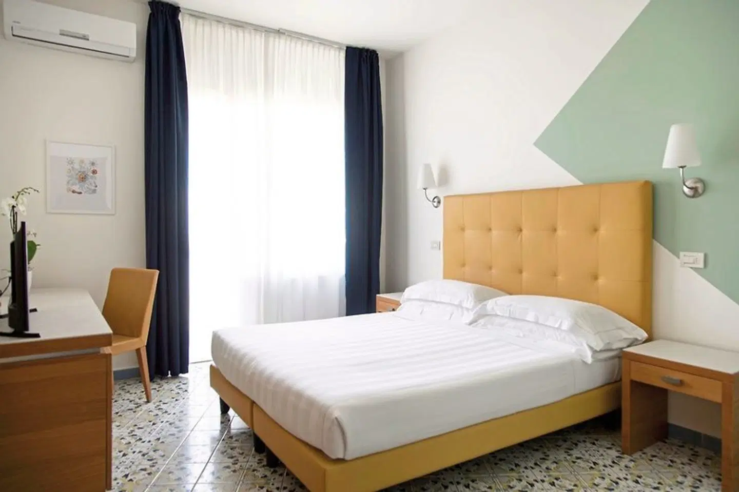 Grand Hotel ROOM_EXAMPLE