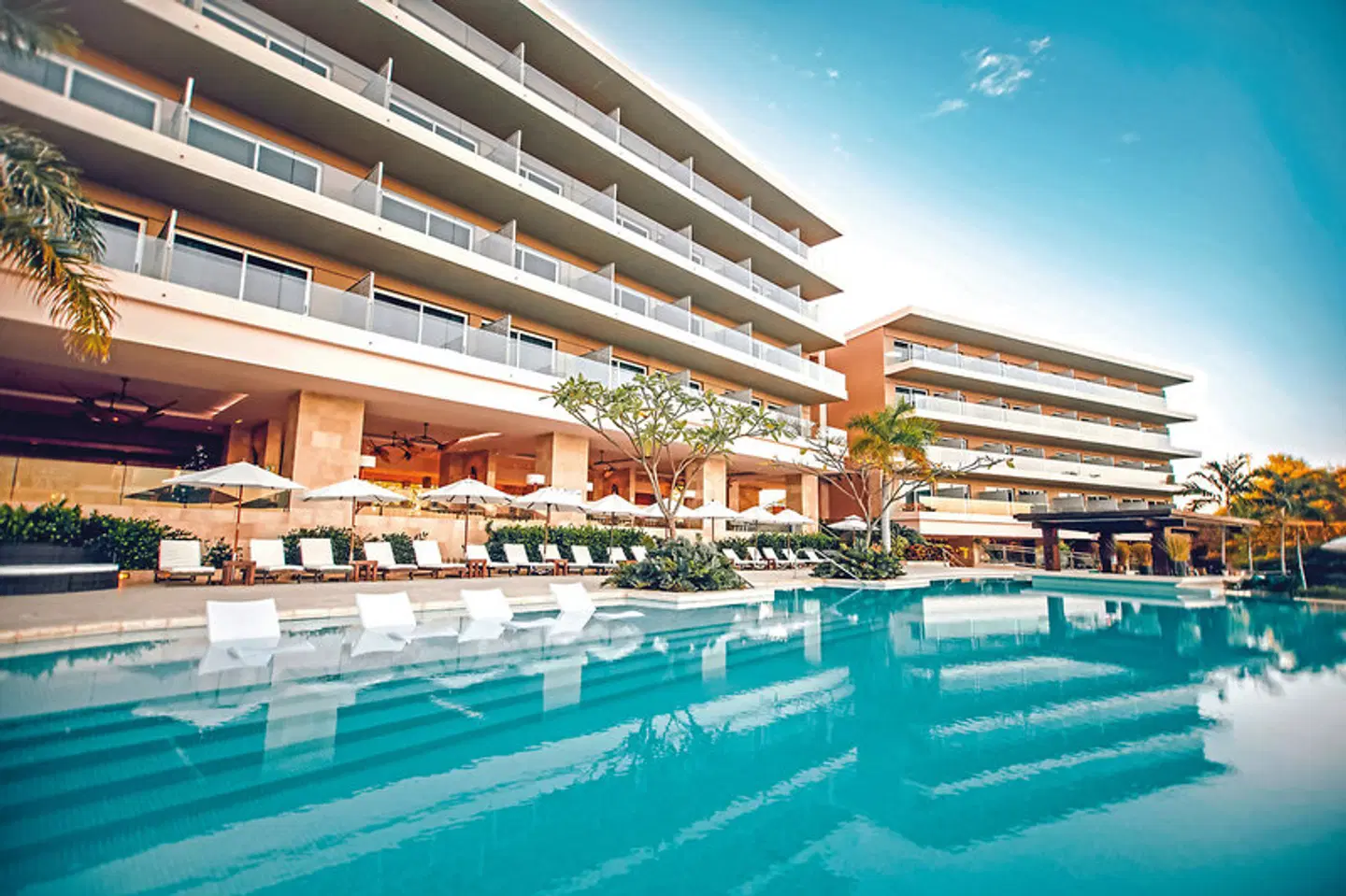 Wyndham Tamarindo OUTDOOR_POOL