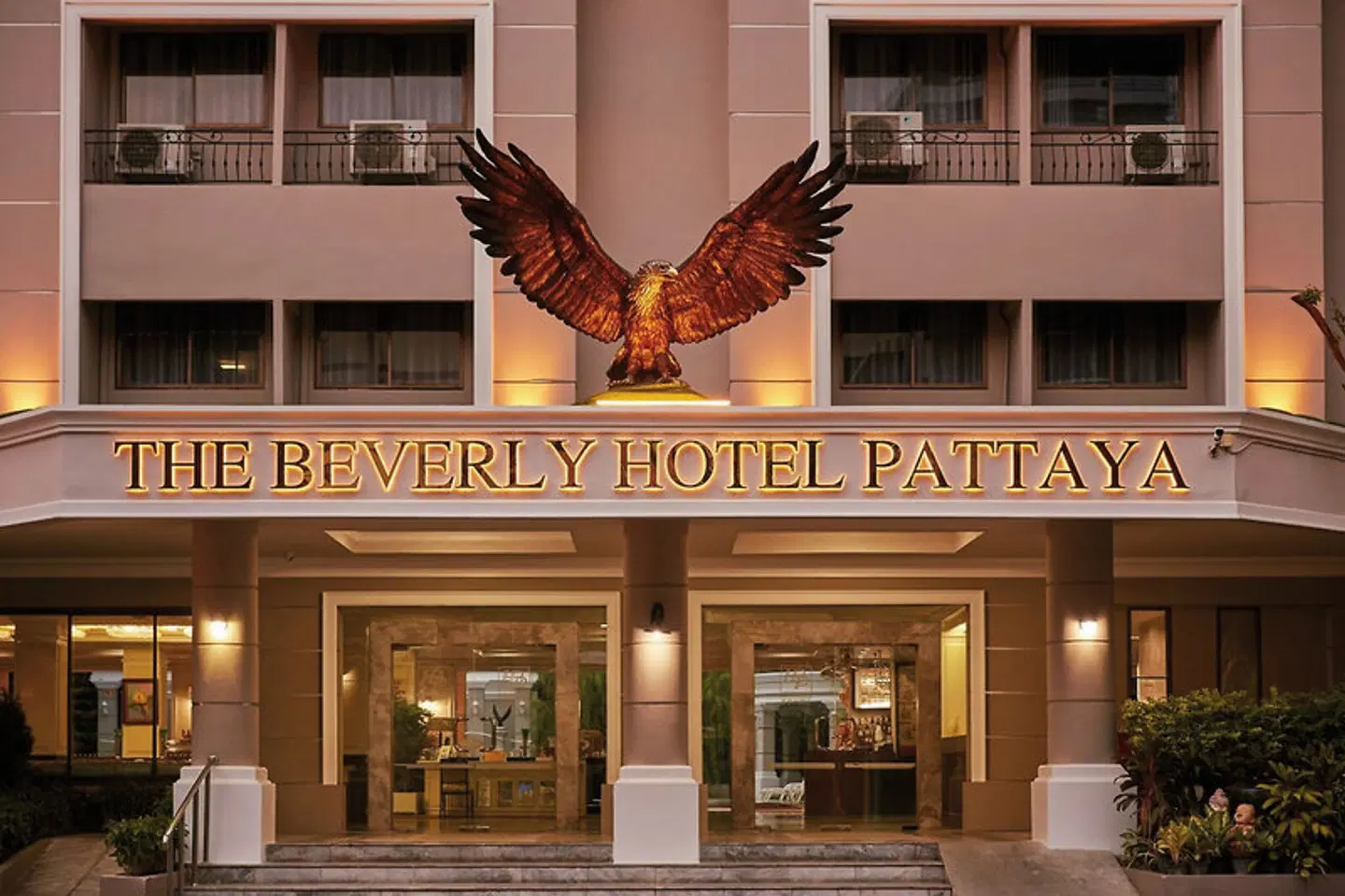 The Beverly Hotel Pattaya EXTERIOR