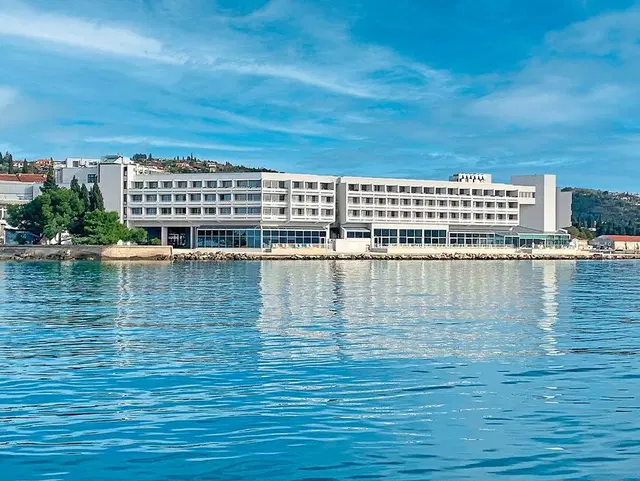 Histrion EXTERIOR