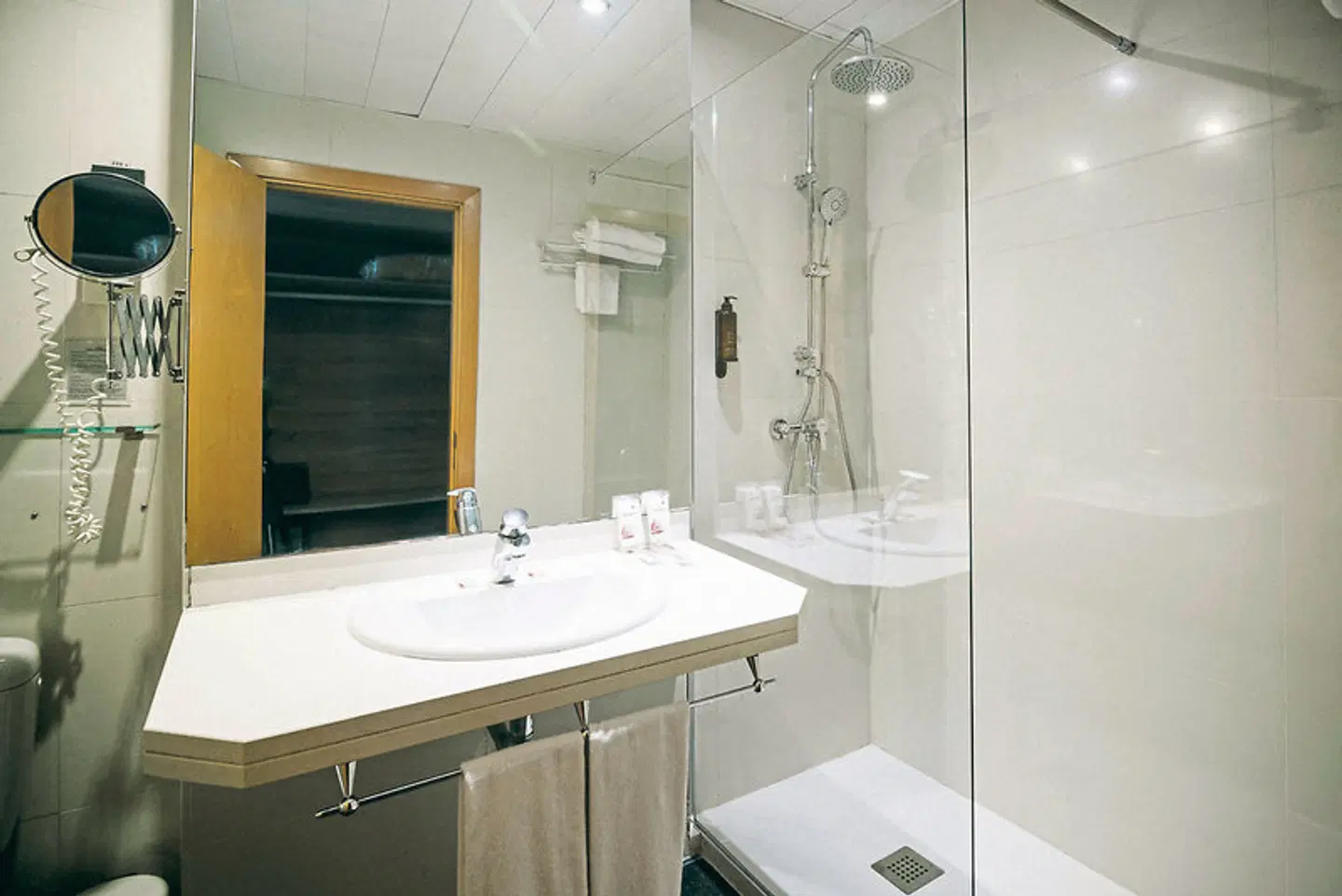 Eurohotel Barcelona-Diagonal Port Badezimmer