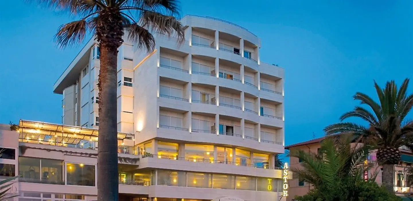 Astor EXTERIOR