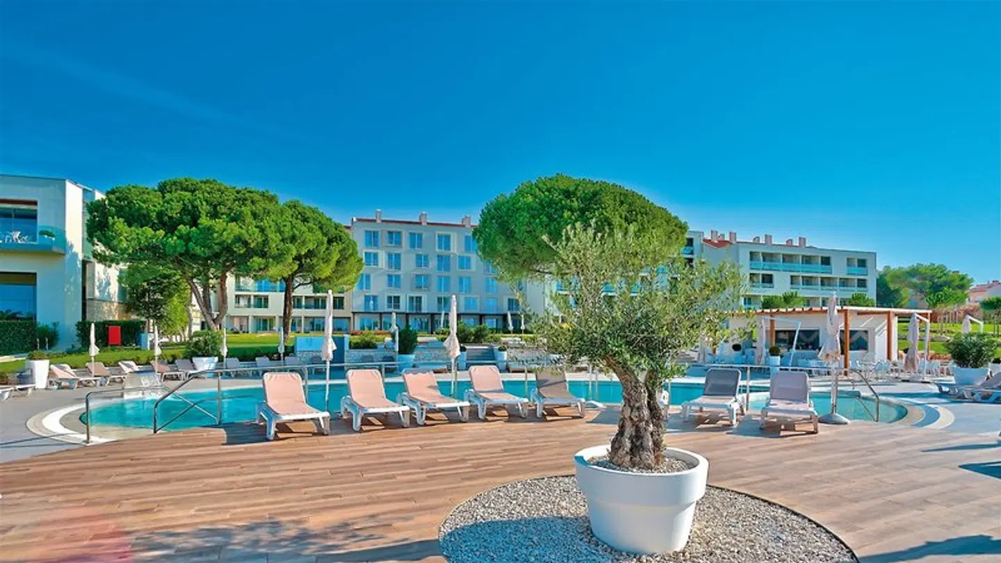 Park Plaza Belvedere OUTDOOR_POOL