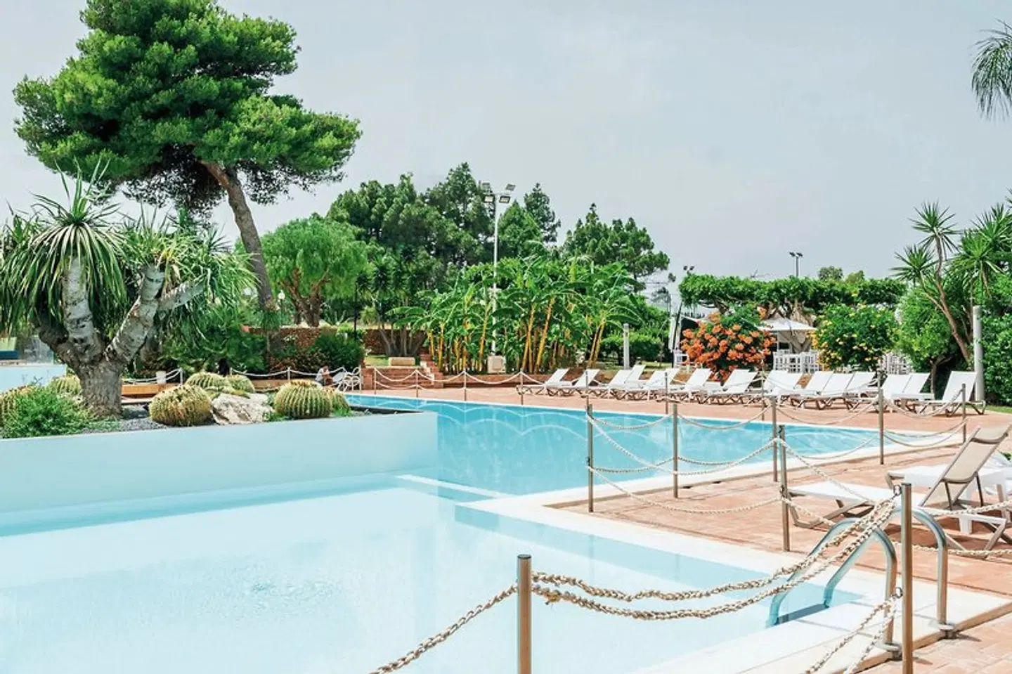 Villa Favorita Hotel e Resort OUTDOOR_POOL