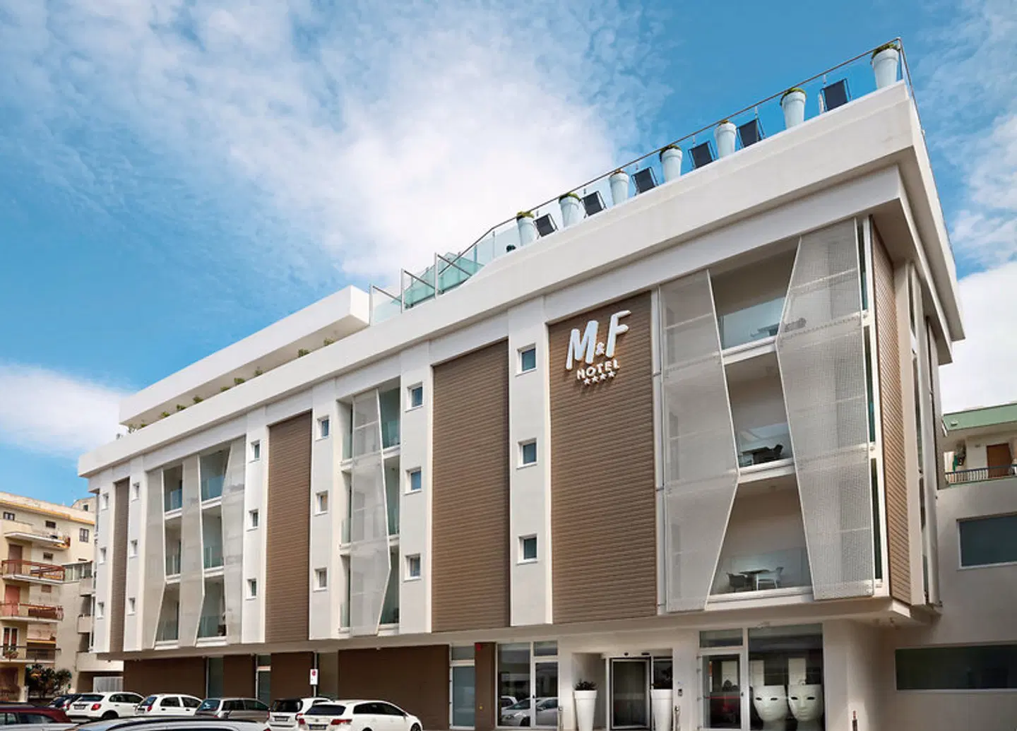 M & F Hotel EXTERIOR