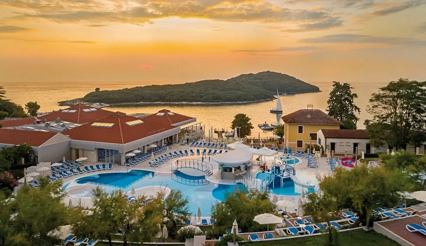 Resort Belvedere Hotel OUTDOOR_POOL