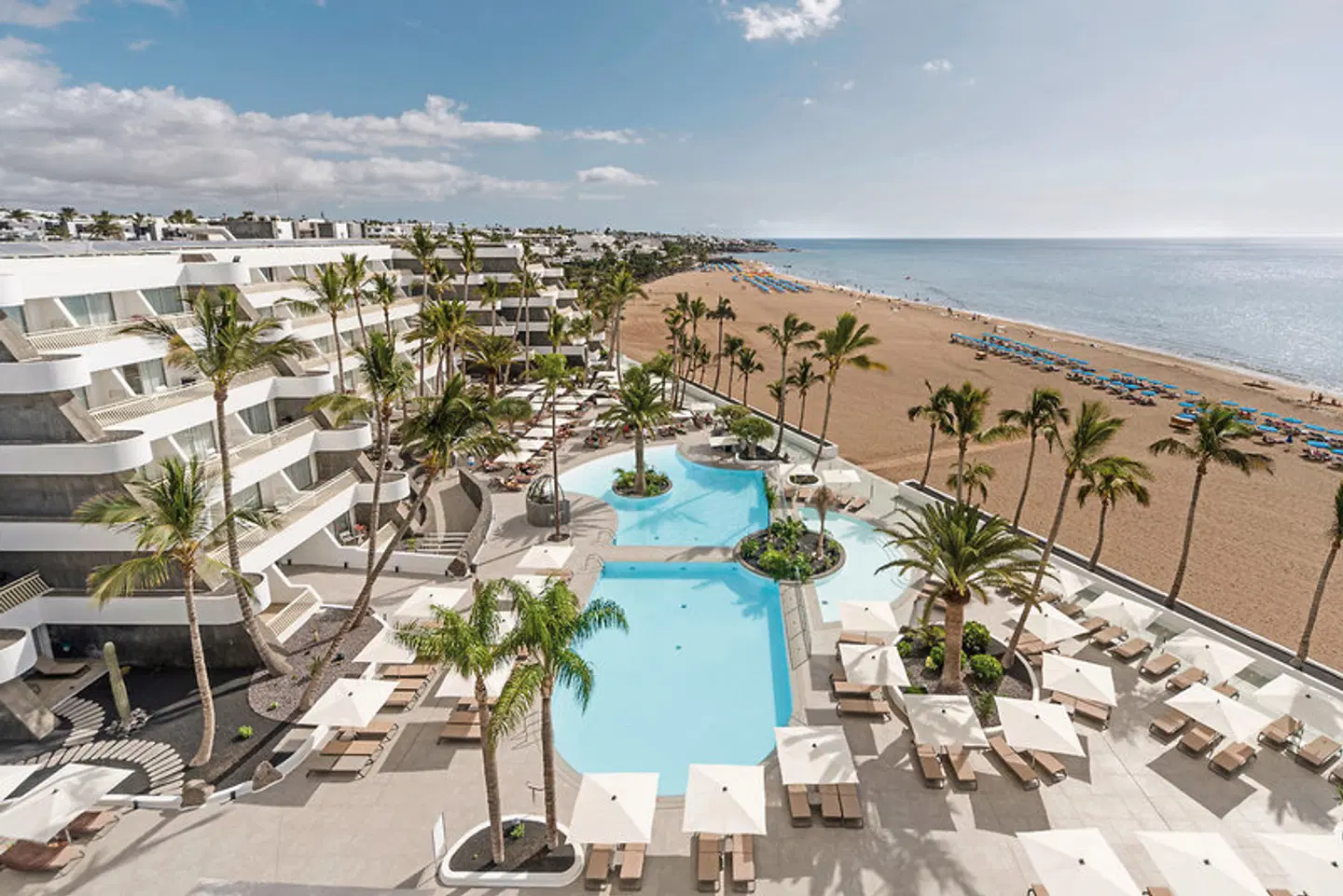 Plus Fariones Suite Hotel OUTDOOR_POOL