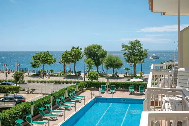 Pietra di Luna OUTDOOR_POOL