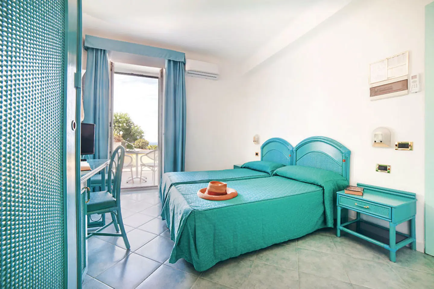 Capizzo ROOM_EXAMPLE