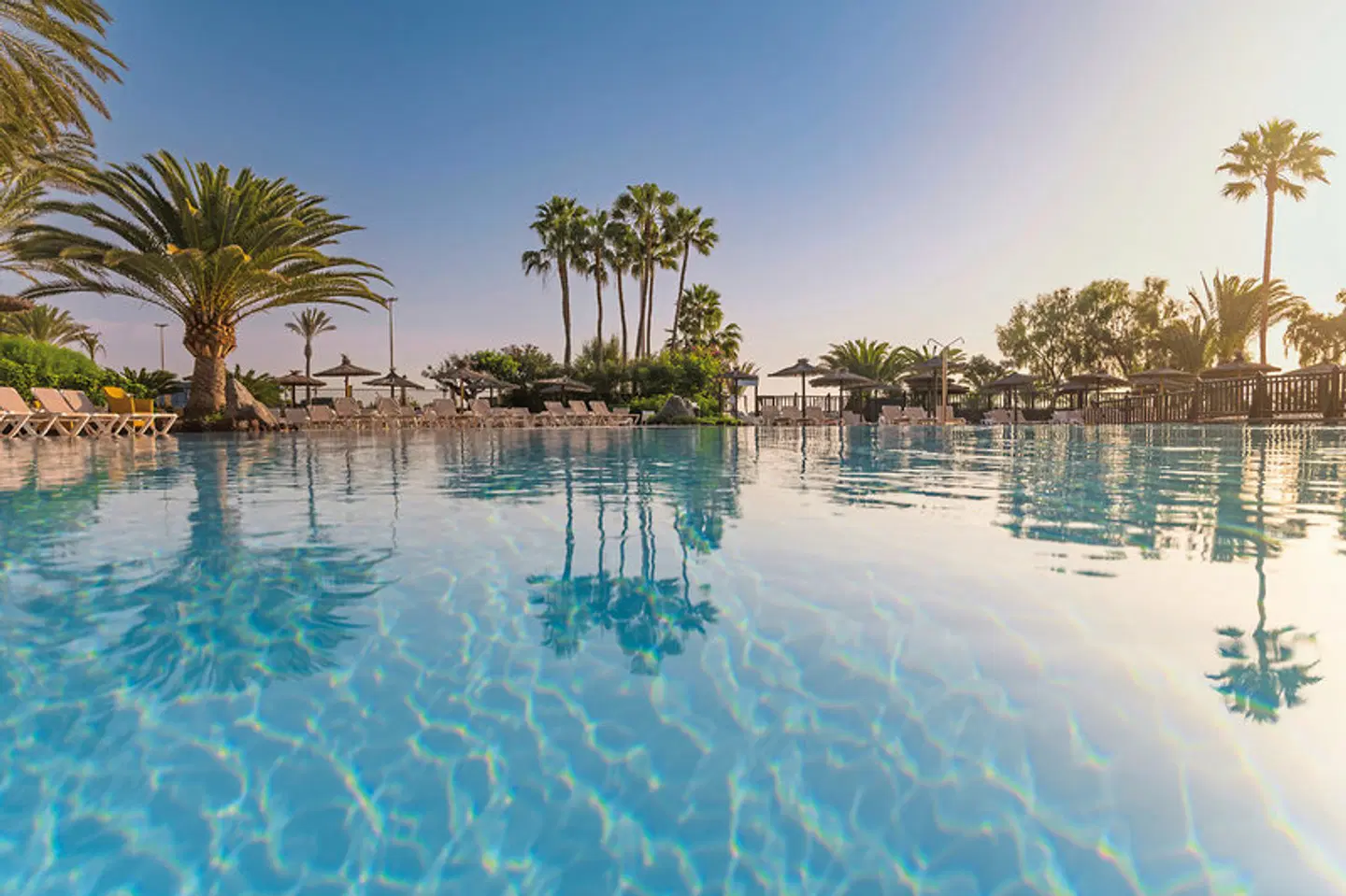 Elba Sara Beach & Golf Resort OUTDOOR_POOL