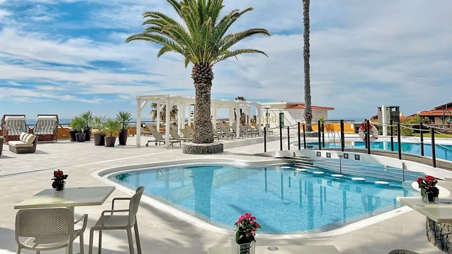 Sentido Galosol OUTDOOR_POOL