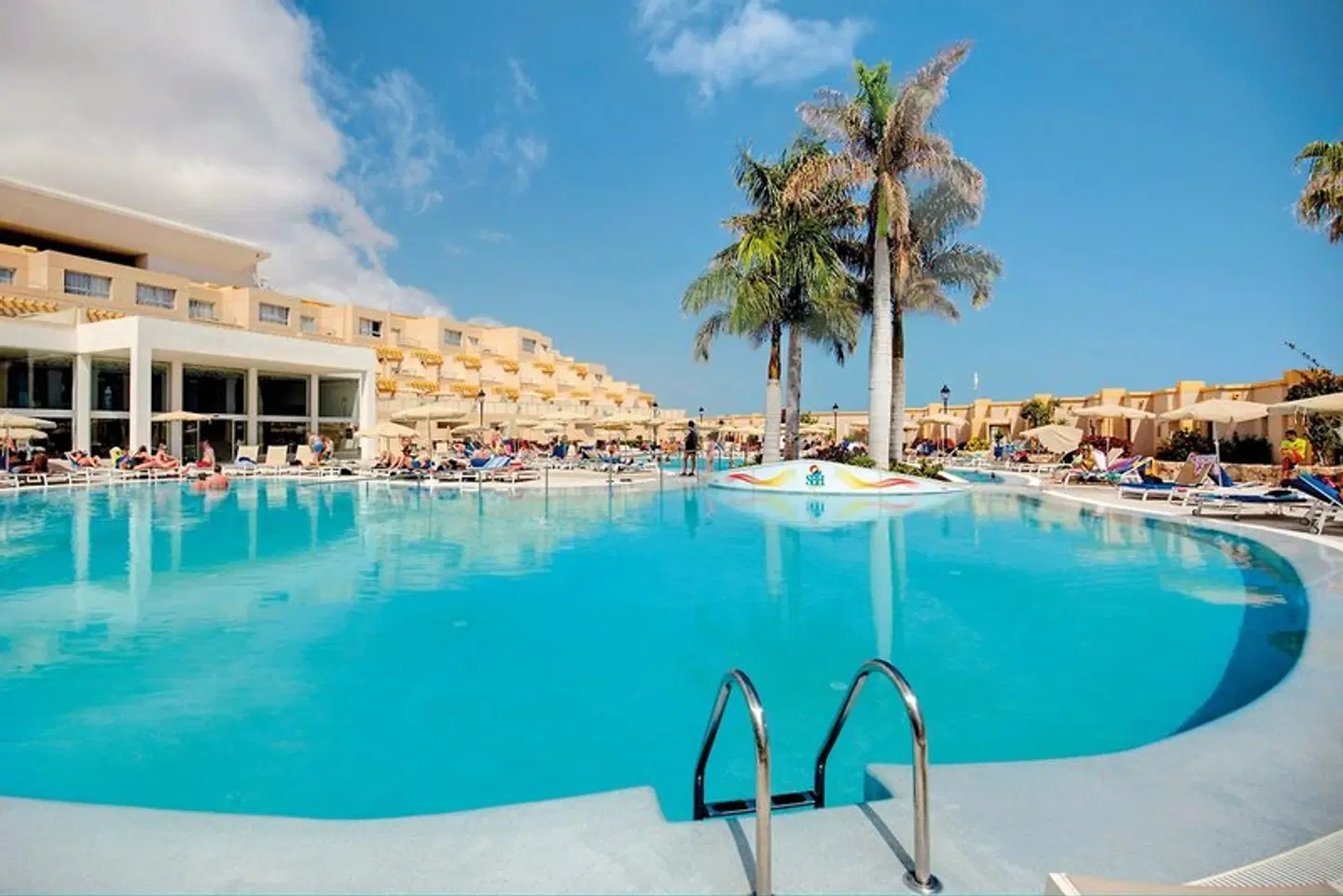 SBH Monica Beach Resort OUTDOOR_POOL