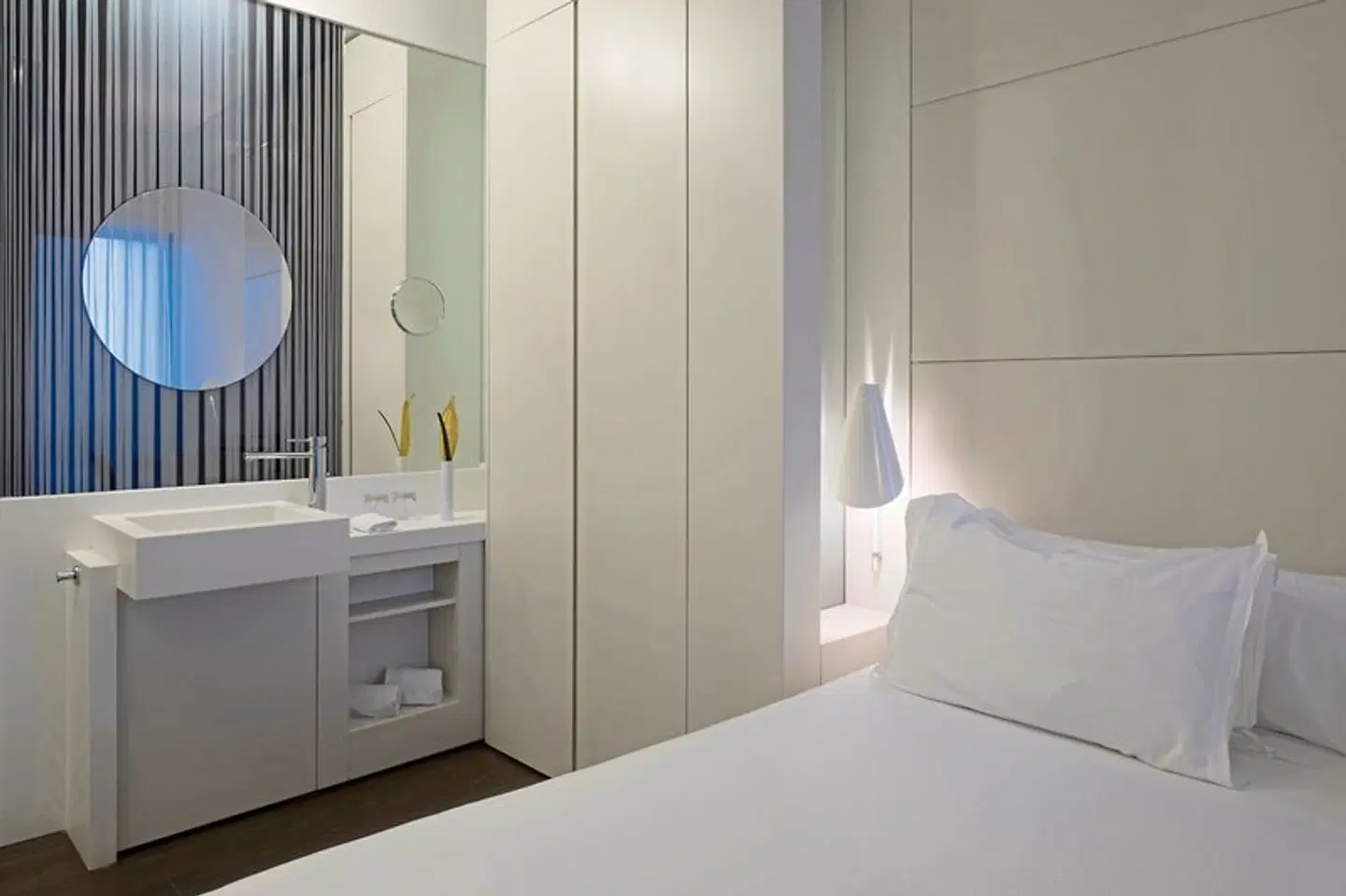 H10 Urquinaona Plaza Badezimmer