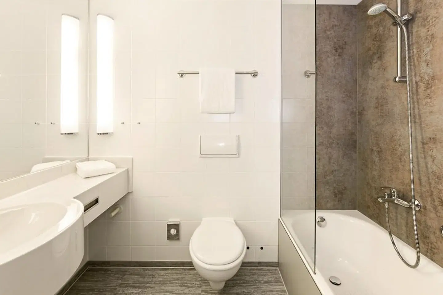 Best Western Plus Hotel Dresden City Badezimmer