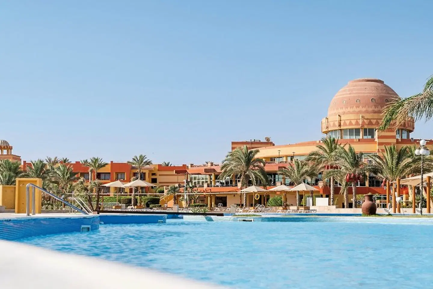 Malikia Resort Abu Dabbab OUTDOOR_POOL