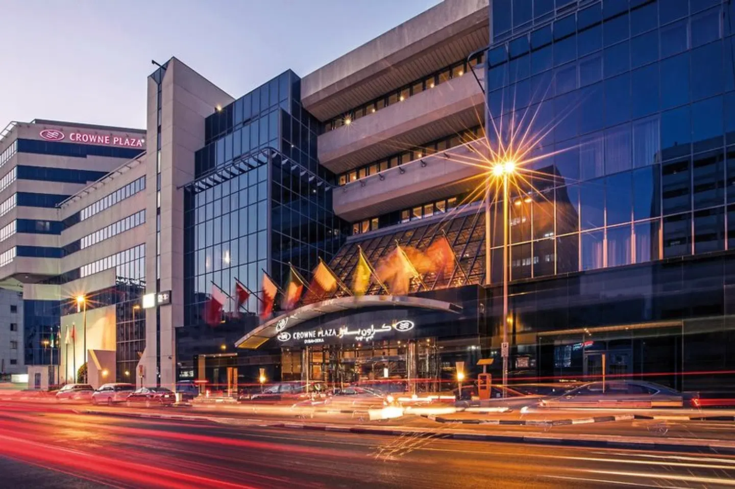 Crowne Plaza Dubai Deira EXTERIOR