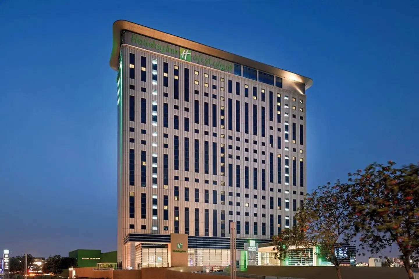 Holiday Inn Dubai Festival City EXTERIOR