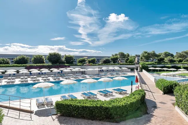 VOI Alimini Resort OUTDOOR_POOL