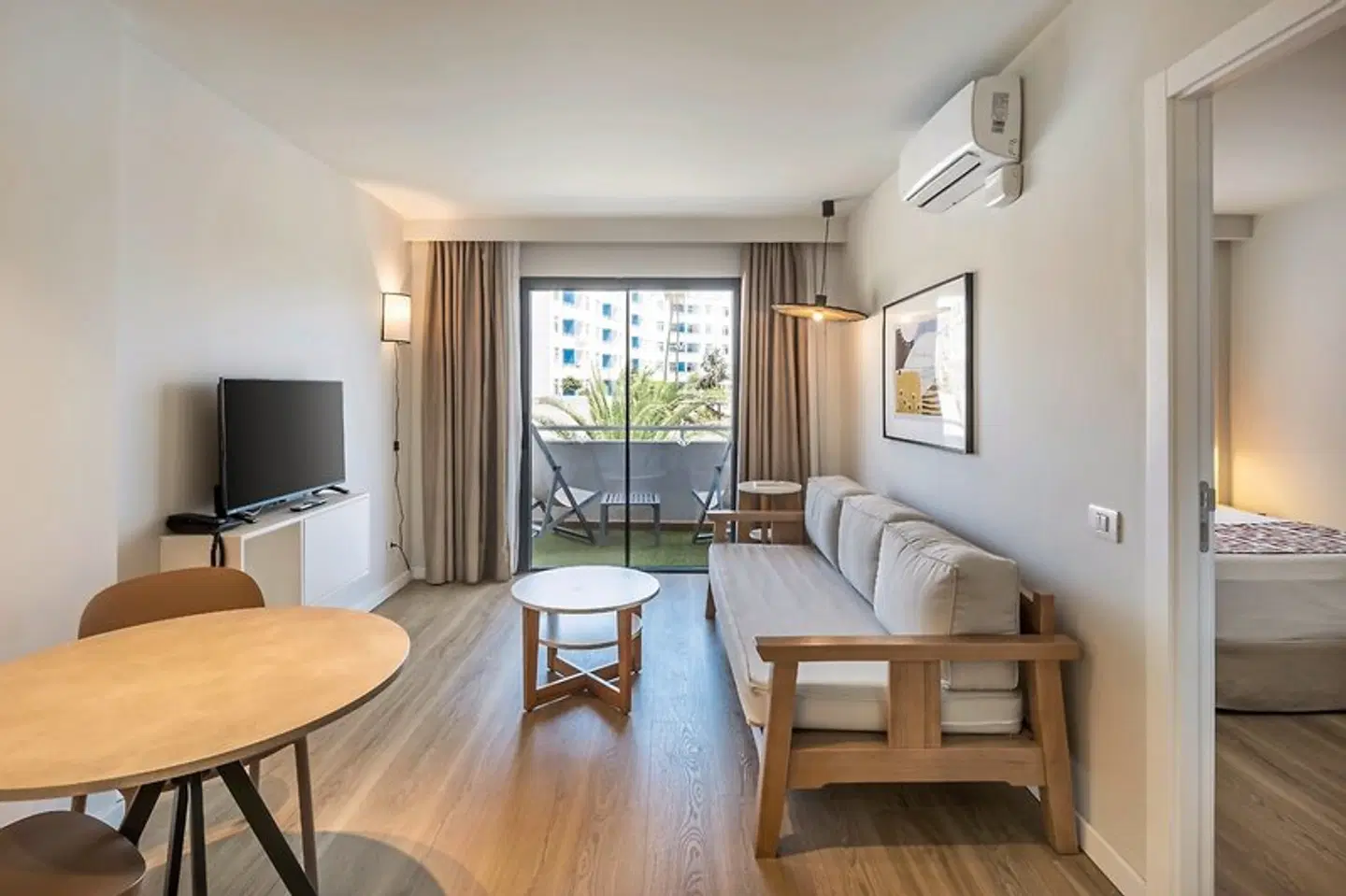 LIVVO Anamar Suites ROOM_EXAMPLE