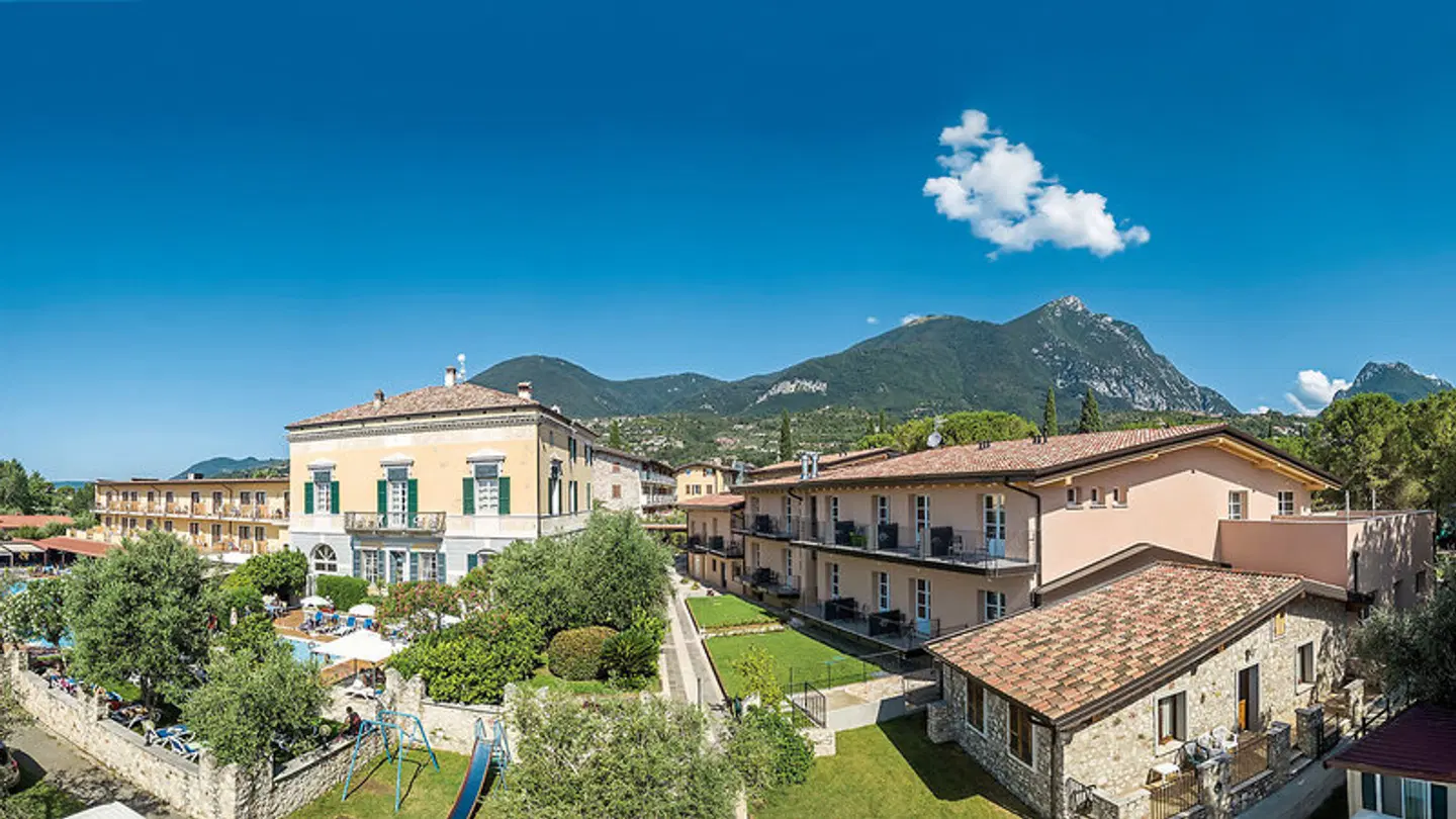 Regina Del Garda Suite EXTERIOR