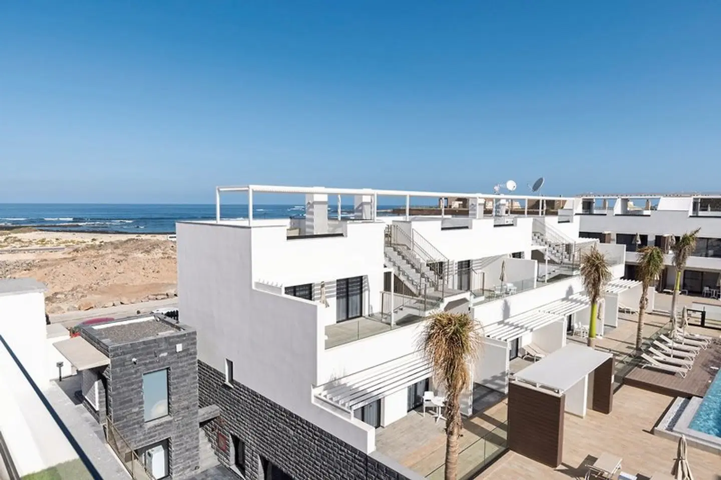 Esmeralda Cotillo Homes by LIVVO Terrasse