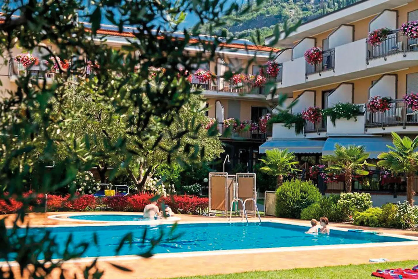 Villa Stella OUTDOOR_POOL